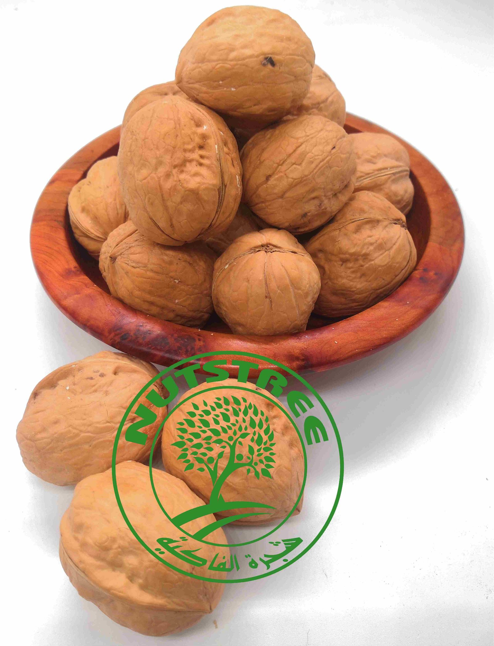 Noix en coque الجوز بالقشرة